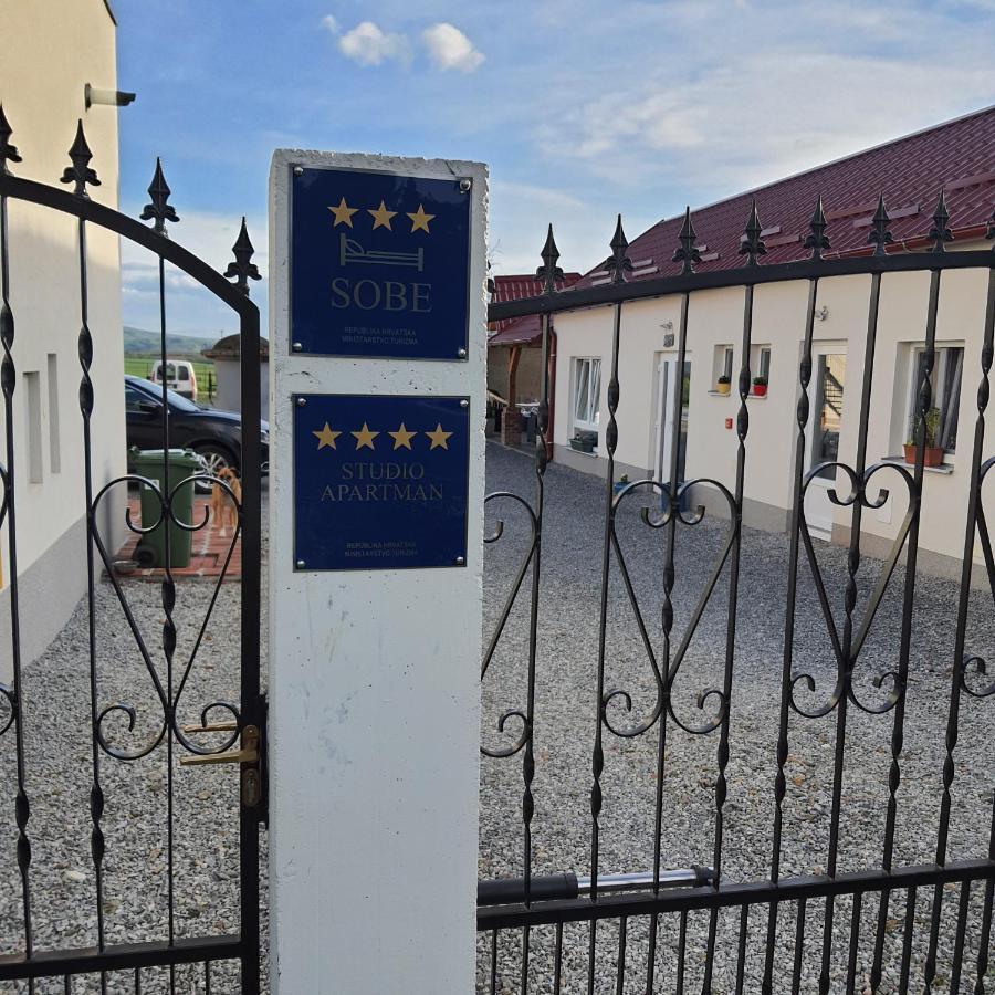 Bed and Breakfast Yosefsfeld Kutjevo Zewnętrze zdjęcie